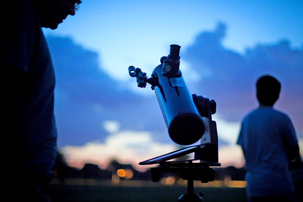 In addition to viewing the sky through the observatory’s 50-centimeter and 40-centimeter reflecting telescopes, visitors can also look through several smaller telescopes with the help of trained operators.