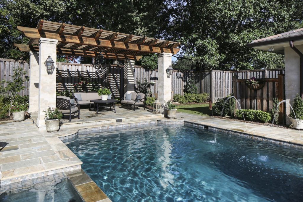 Dive into a poolside paradise - inRegister