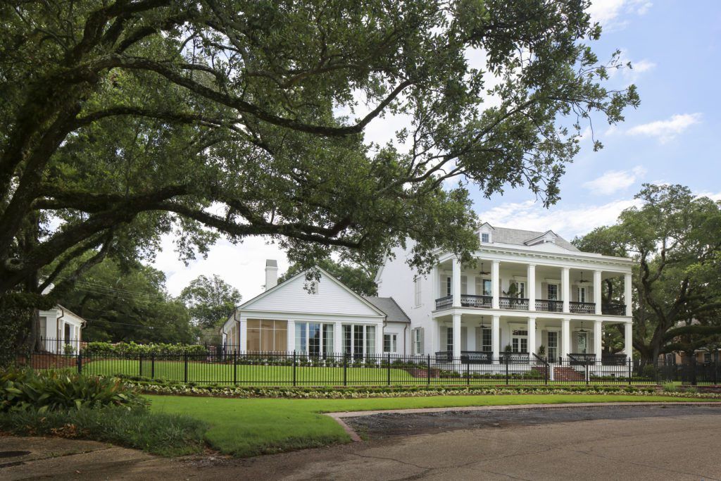 A new view A lakefront home was designed to take advantage of its