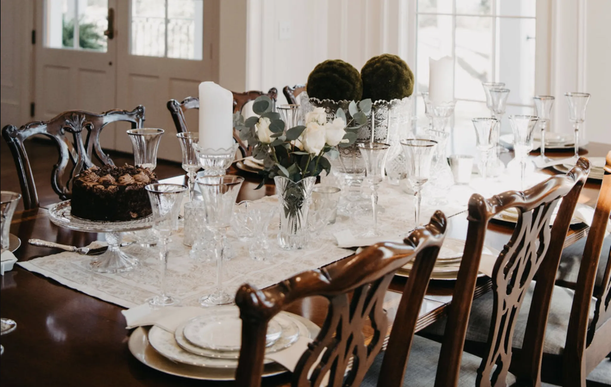 granny chic interiors dining room