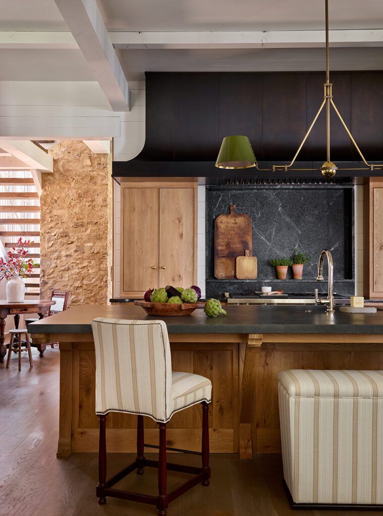 Visual Reference: Natural Inspiration Is The Focus In This Lake House Featured