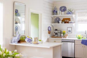 Room Tour: A cottage kitchen full of chinoiserie and charm